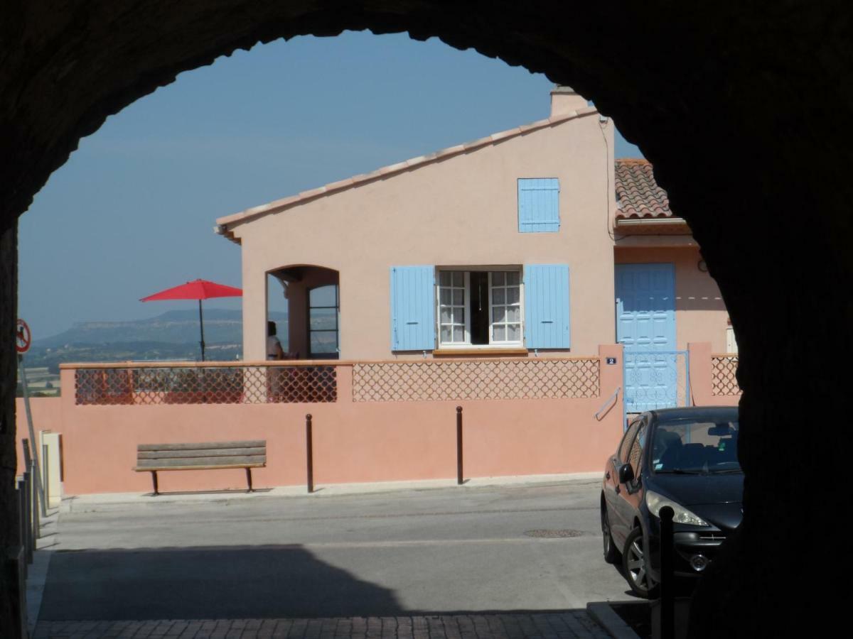 Place Du Chateau Pourrieres Exterior photo